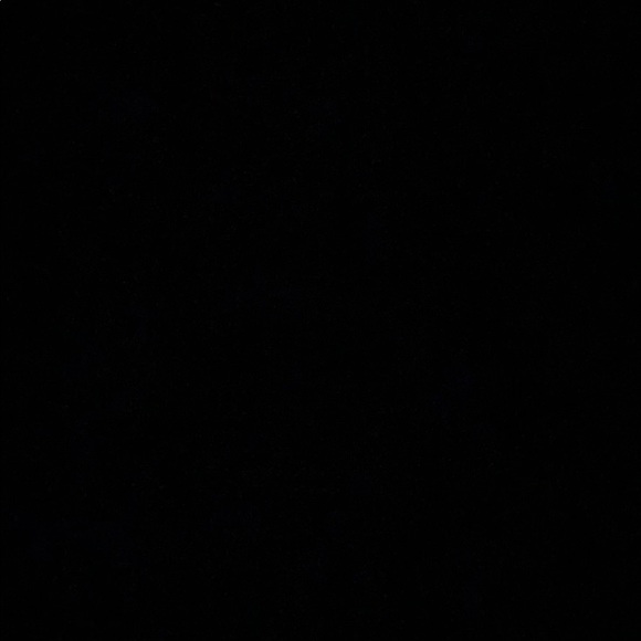 Meet your Posher, Selena - Picture 1 of 1